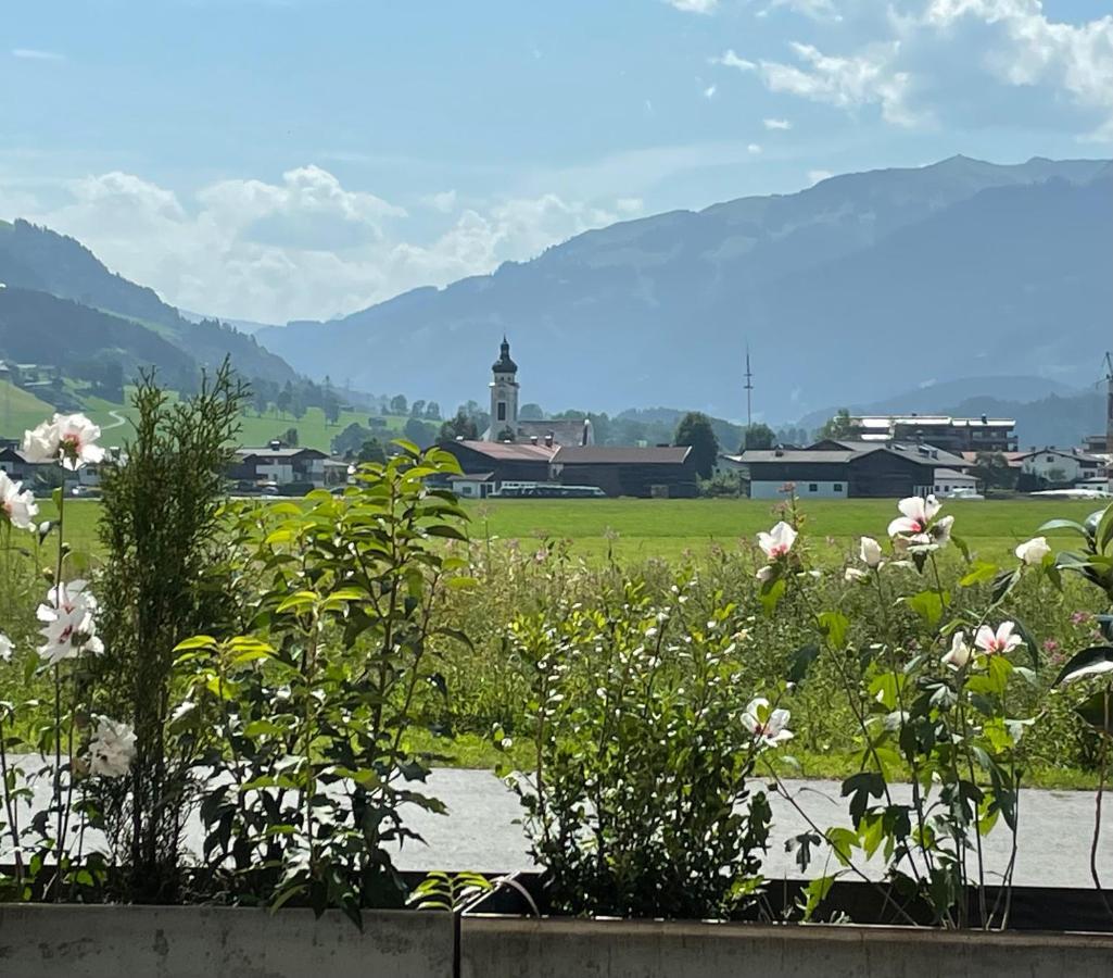 Appartement Dahoam By Tani à Oberndorf en Tyrol Extérieur photo